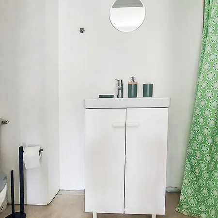 Stunning Apartment In Amblainville *