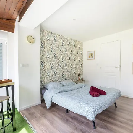 Stunning Apartment In Amblainville